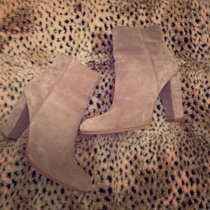 Steve Madden grey suede platform boots sz 7.5
